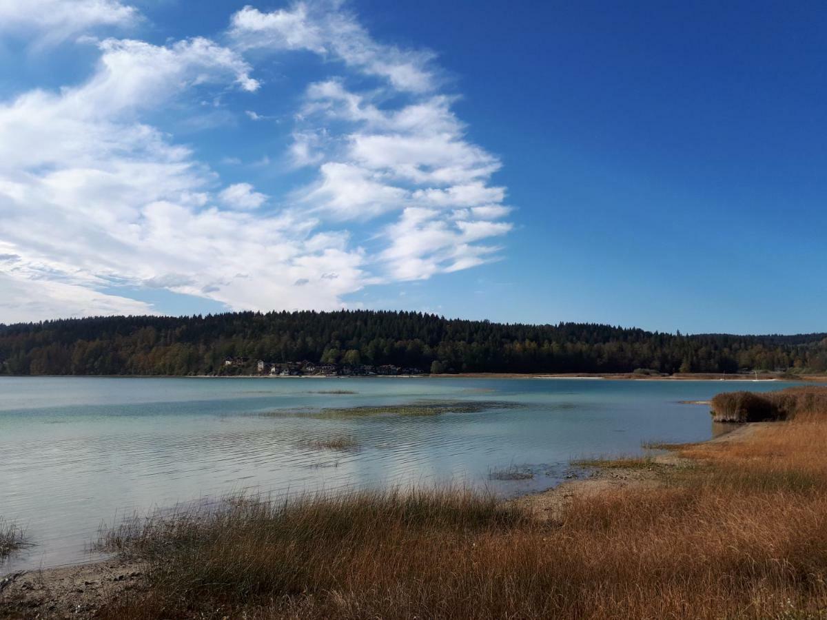 Le Charme Des 2 Lacs Malbuisson Kültér fotó